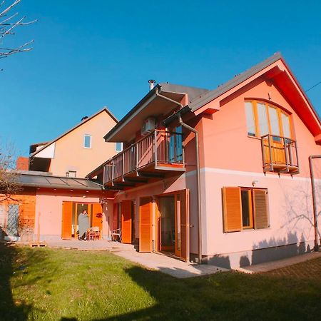 Hostel Buzahouse Lublaň Exteriér fotografie