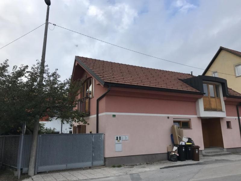 Hostel Buzahouse Lublaň Exteriér fotografie